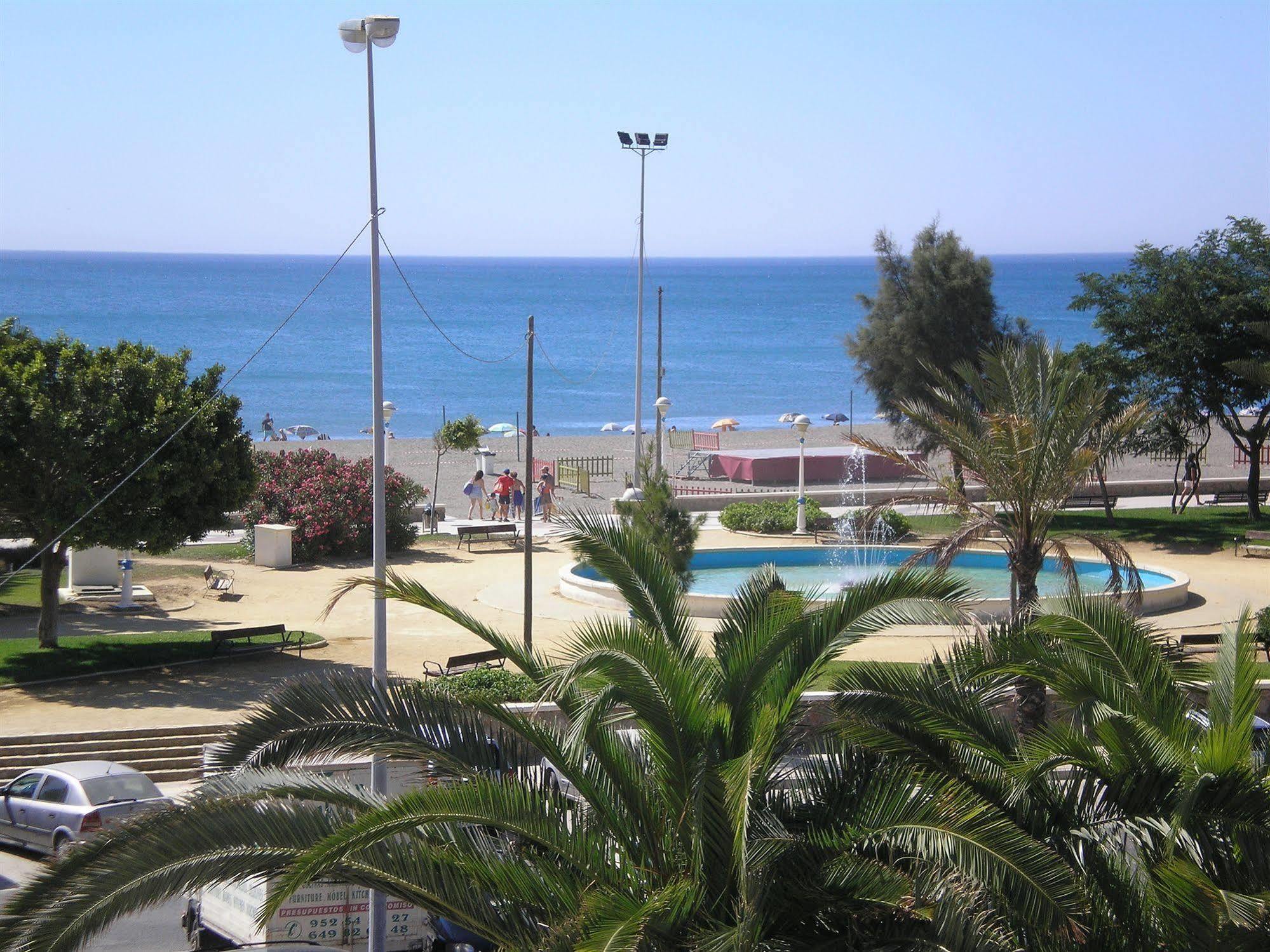 Hotel Miraya Beach Torre Del Mar Exterior foto